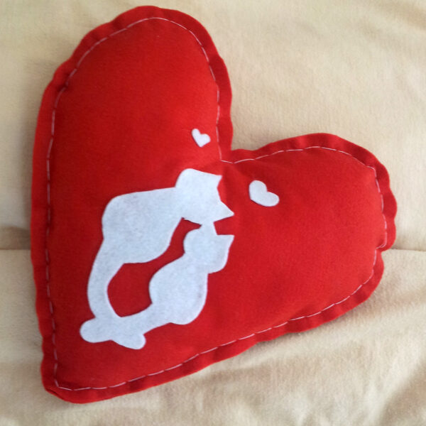 Cuscino Cuore con gattini in pannolenci 30 cm