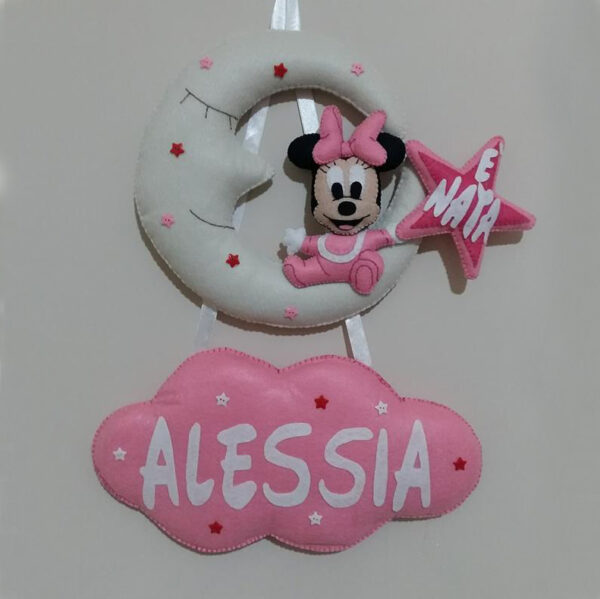 Annuncio nascita fuoriporta Baby Minnie su Luna in pannolenci