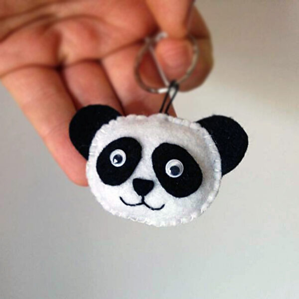 Portachiavi testa di panda in pannolenci